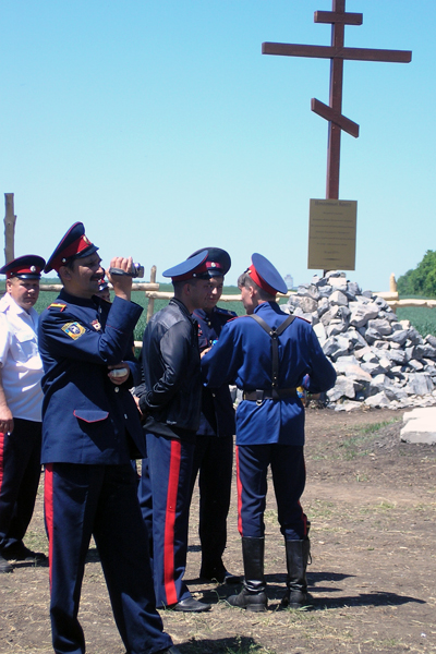 На "Каменных могилах" собрались казаки из Украины, Росии и Беларуси.
Фото vgorode.ua