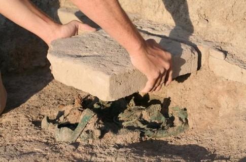 Археологи нашли в Токмаке скифские захоронения. Фото zhelezyaka.com.