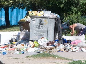 Горожанам вернули деньги за несвоевременно вывезенный мусор. Фото Kp.ua.