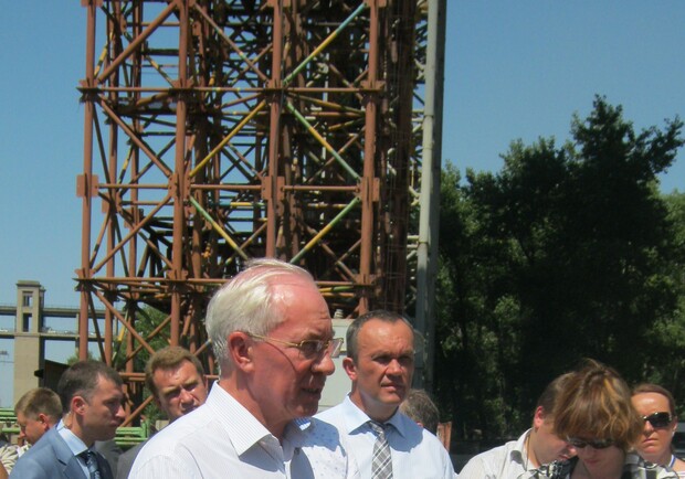 Николай Азаров посетил Запорожье. Фото vgorode.ua