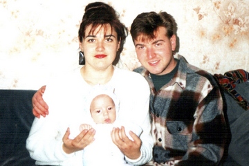 На фото - Николай и Ольга Пасько со своим еще маленьким сыном. Фото из личного архива Ольги Пасько. 