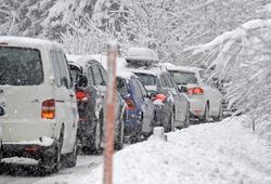 Новость - Транспорт и инфраструктура - В снежный плен попала карета скорой помощи