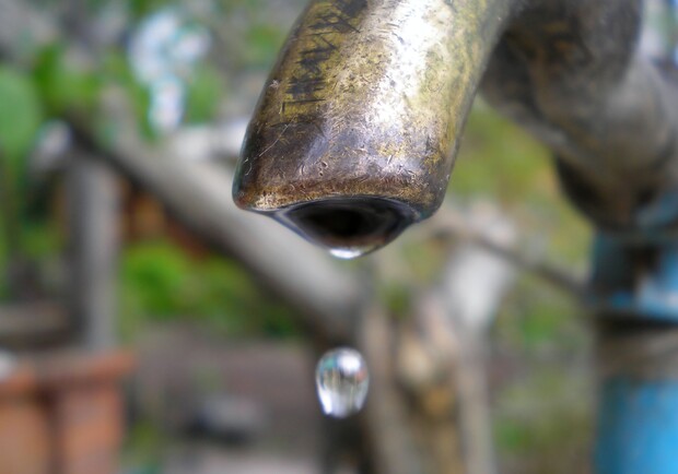 Запорожцы могут проверить качество питьевой воды в нескольких лабораториях города. Фото: yugopolis.ru