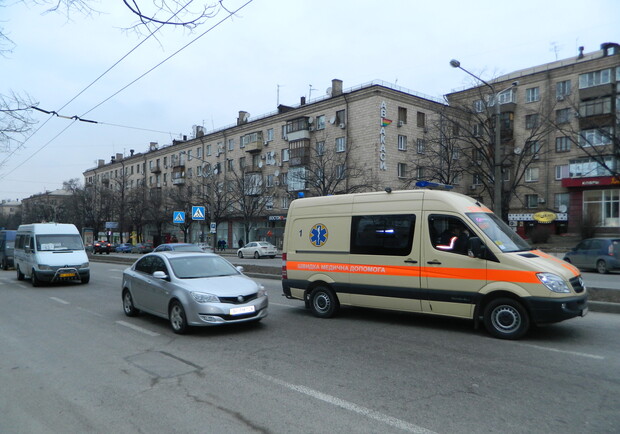 Новость - События - В центре Запорожья сбили девушку : пострадавшая без сознания
