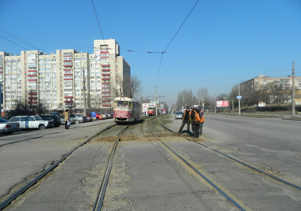 Новость - События - В центре города остановились трамваи