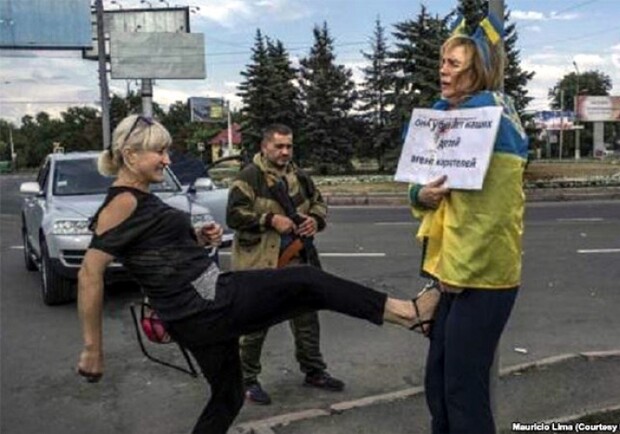 Новость - Люди города - Женщина, которую привязали украинским флагом к столбу позора, переехала в Запорожье