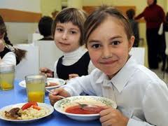 Запорожских детей кормят всего на 3 гривны.