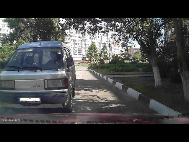 Новость - События - В Запорожье водитель перекрыл дорогу другим авто и ушел домой