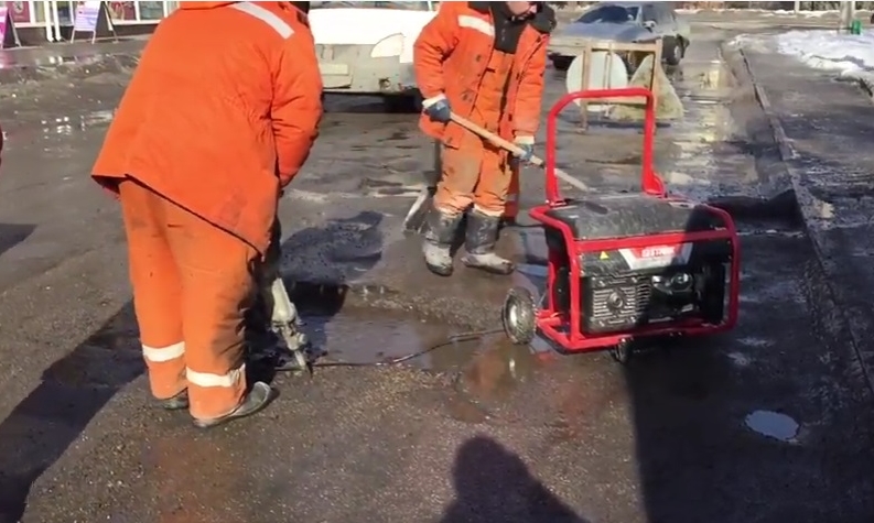 Новость - События - По новым технологиям: смотри как запорожские коммунальщики ремонтируют дороги