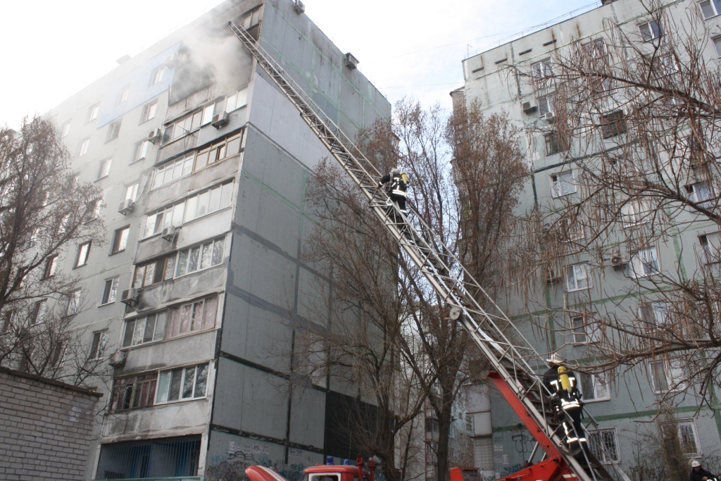 Новость - События - На Запорожской произошел пожар: горели две квартиры