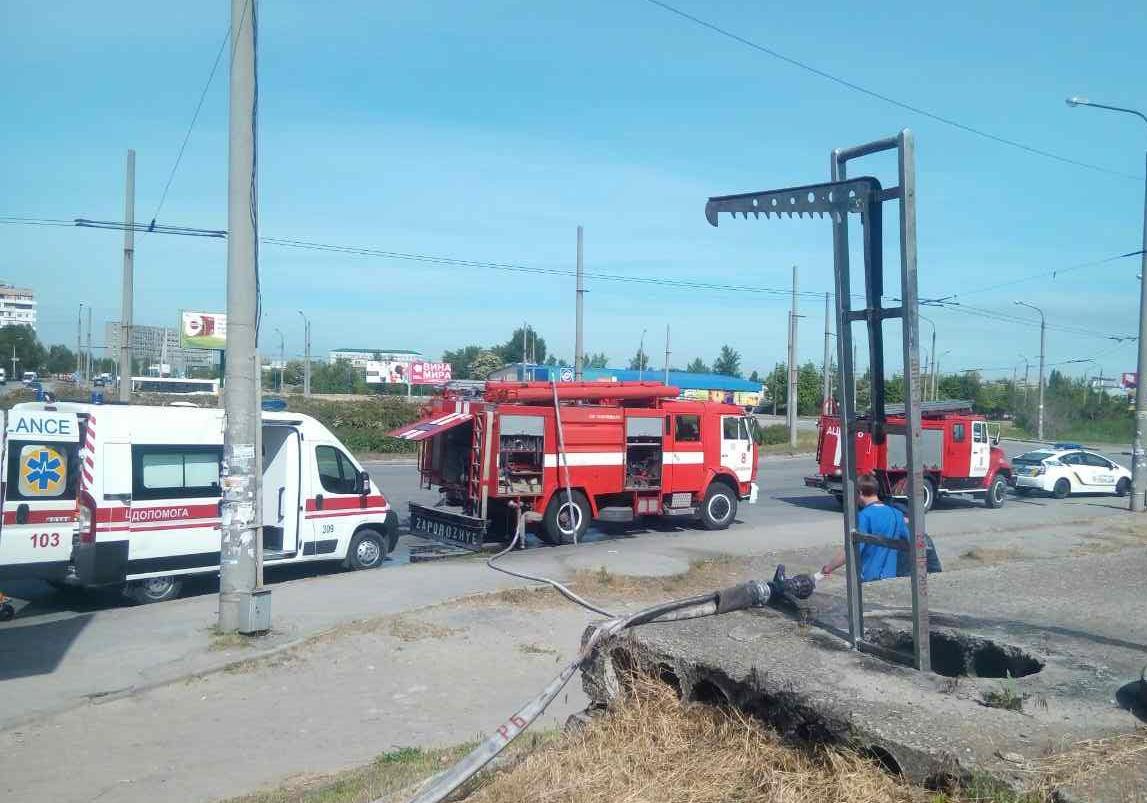 Новость - События - В Коммунарском районе горела теплотрасса: есть пострадавший