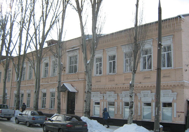 По словам жителей улицы, когда-то в музыкальной школе был публичный дом..
Фото vgorode.ua