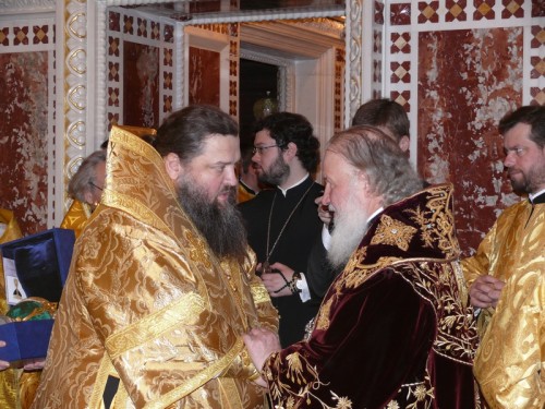 Архиепископ Лука поздравил патриарха Кирилла 
Фото  Евгения Кугатова hram.zp.ua