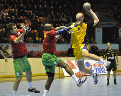Сборная Украины выиграла у португальцев.
Фото handball.net.ua