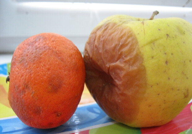Власти недовольны фруктами и овощами, используемыми школьными столовыми.
Фото vgorode.ua.