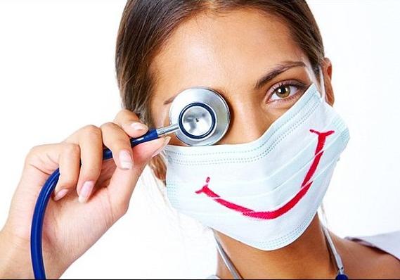 Ще не вмерли: новину про те, що українців з Уханя везуть не до них, львівські лікарі відзначили гімном