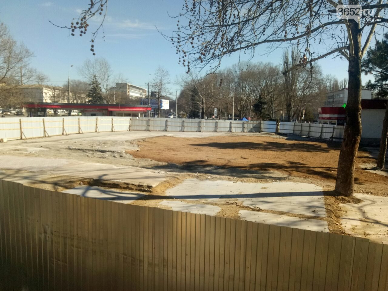 Знай и ты: когда уберут забор вокруг бывшего 