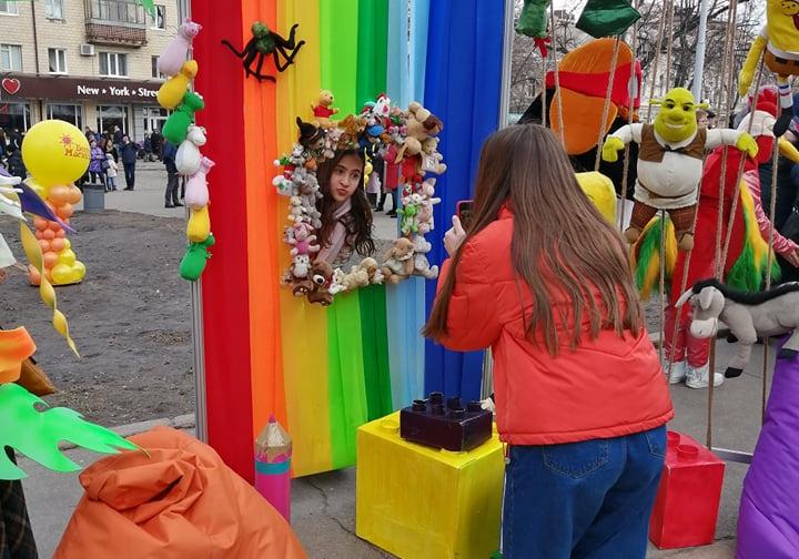 Как это было: в Полтаве на Масленицу раздали 6000 бесплатных блинов