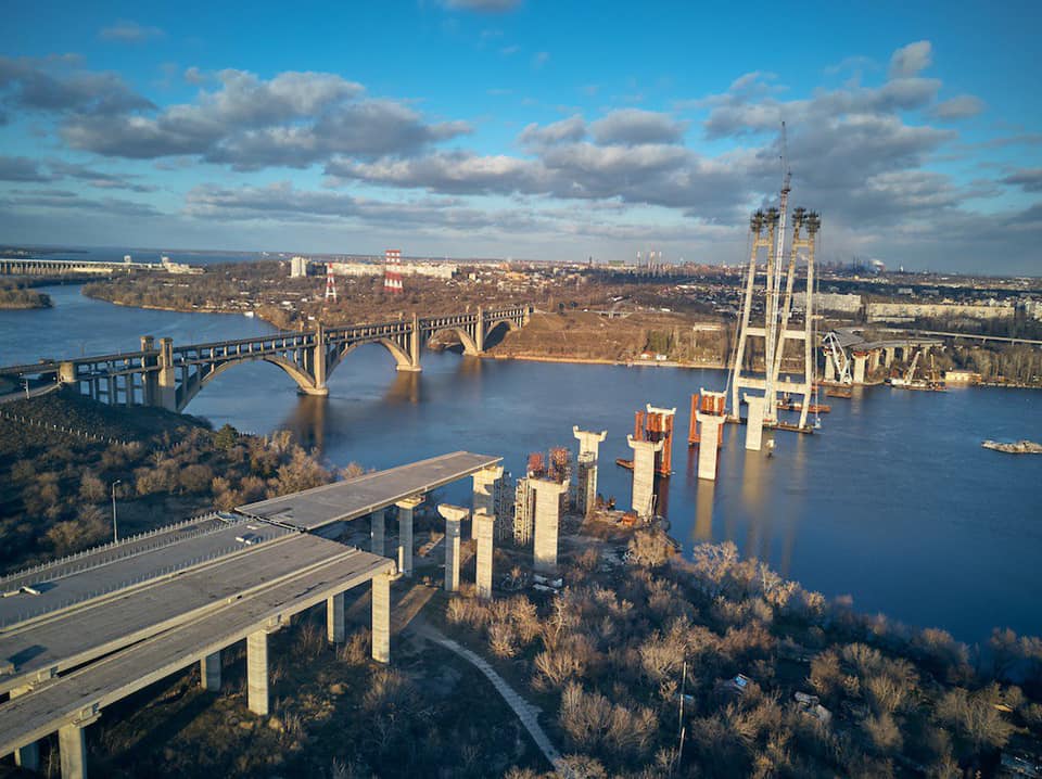 Уже в этом месяцы должны начаться работы по строительству запорожских мостов. Фото: fb Юрий Голик