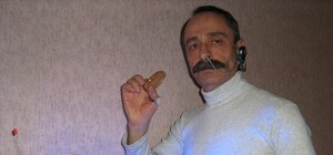 Запорожский ученый предлагает бороться с ожирением подставкой, кольцом и наушником