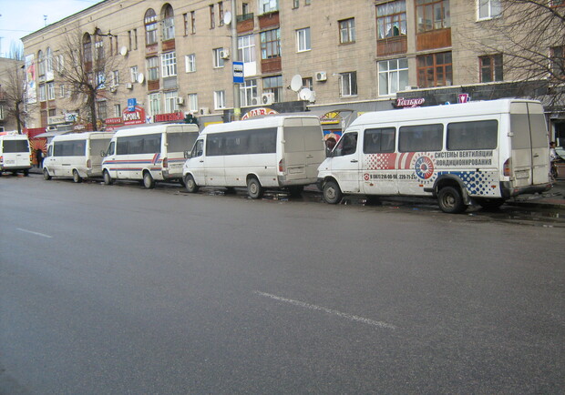 С 1 апреля в Запорожье повысились тарифы на 27 маршрутах.
Фото vgorode.ua.