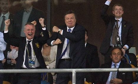 Украинский мужик: как Янукович радовался голу Шевченко