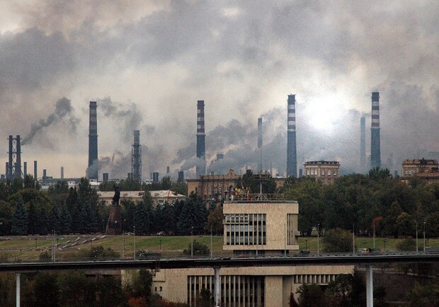 В Запорожье превышен уровень ядовитых выбросов: что происходит фото