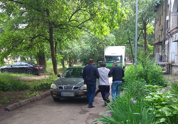 Долго скрывался: в Запорожье задержали чиновника-коррупционера - фото ГУНП Запорожской области