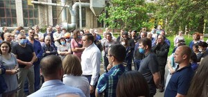 Долги по зарплате: в Харькове работники завода 