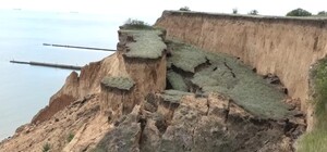 Впечатляет: под Одессой произошел масштабный оползень