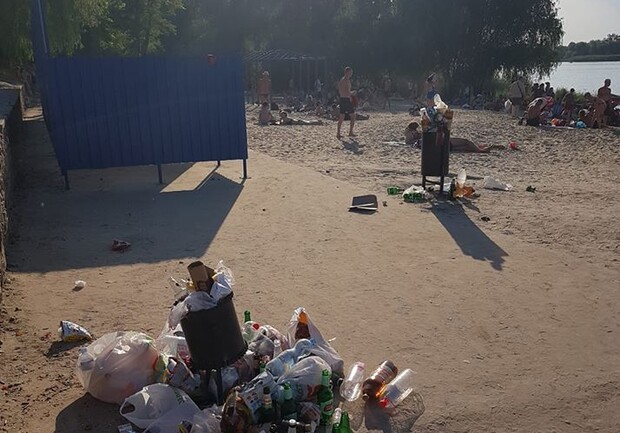 Слов нет: запорожцы устроили на пляже свинарник (фото) - фото fb Новый Кичкас
