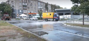 Откачивают воду: порыв, из-за которого погиб работник ХТС, будут устранять до вторника