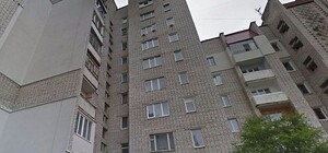 З даху магазину у Новояворівську зняли скаліченого чоловіка