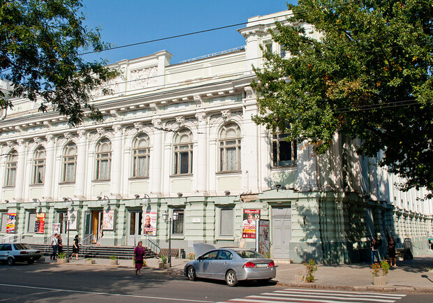 ГСЧС проверила украинский театр в Одессе Фото: Википедия