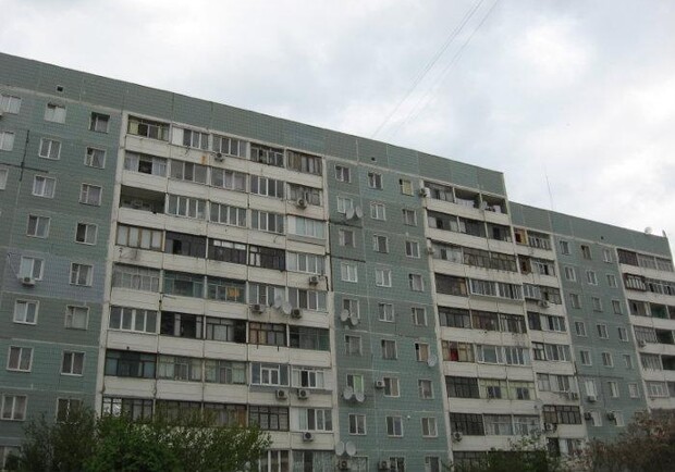 На Хортицком женщина висела на балконе 9 этажа. Фото: wikimapia
