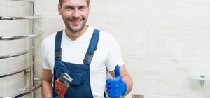 Столичным коммунальщикам хотят выделить медицинские страховки