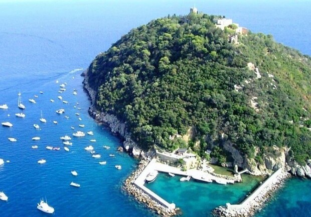 У Богуслаева могут отобрать купленный остров. Фото: ©Youtube.com/Daniele castellaro