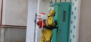 Проверь свой адрес: в Полтаве обрабатывают подъезды, где проживают люди больные COVID-19