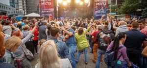 Кохайтеся, чорнобриві: в Днепре сокращается количество населения