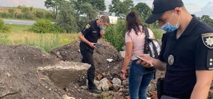 Моторошні кадри: біля Львова на смітнику виявили людські рештки