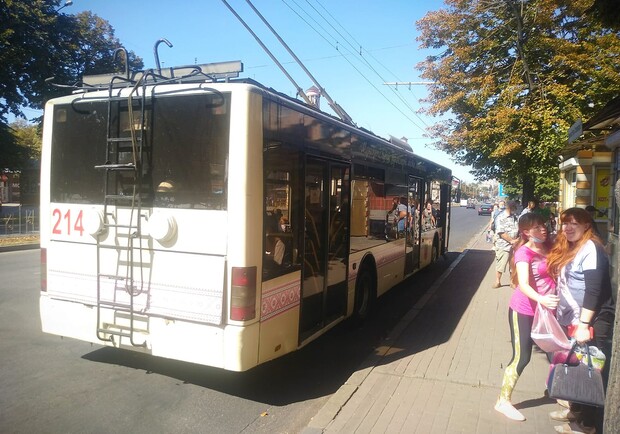 И ничто не помогло: водитель троллейбуса отказался ехать из-за пассажира с 200-кой - фото fb Алексей Засоба