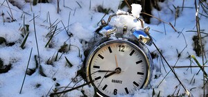 Не забудь перевести стрелки: когда и зачем переходить на зимнее время