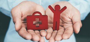 Медики, учителя, водители: кого в Харькове планируют страховать на случай COVID-19