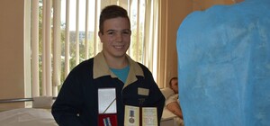 Наградили медалью: единственный выживший после крушения Ан-26 продолжит учебу в харьковском вузе