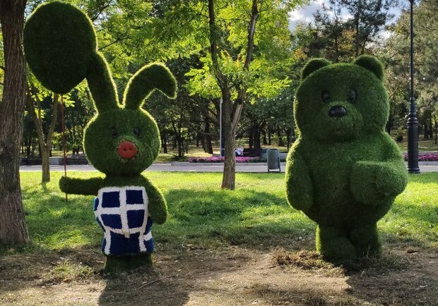 В парке Трудовой Славы появились новые скульптуры. Фото: Анна Покровская