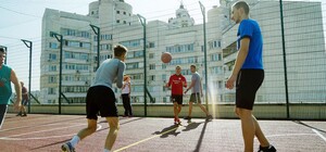 Спорт на высоте: на крыше университета Гринченка обустроили спортивные площадки