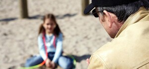 Имеет психическое расстройство: мужчина развратил и насиловал двух 10-летних девочек