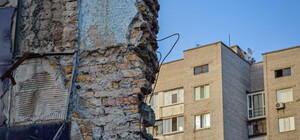 Разбирают по кирпичам: на Правом берегу здание ДК превратилось в руины