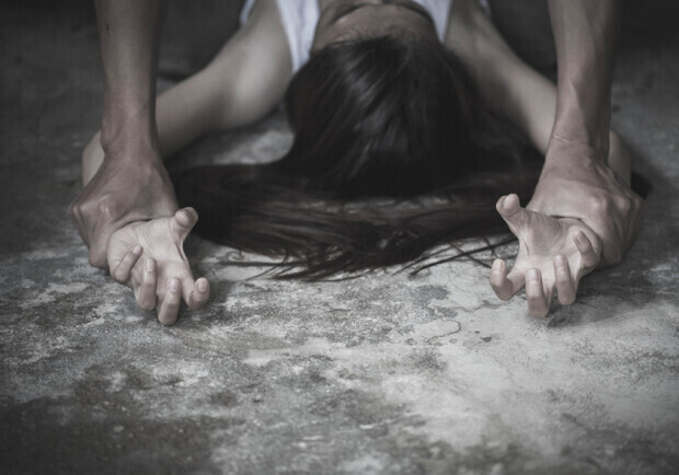 Под Запорожьем подросток изнасиловал 13-летнюю девочку. Фото: Getty Images