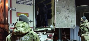 Под Одессой пограничники задержали 13 мигрантов: кто они и куда ехали